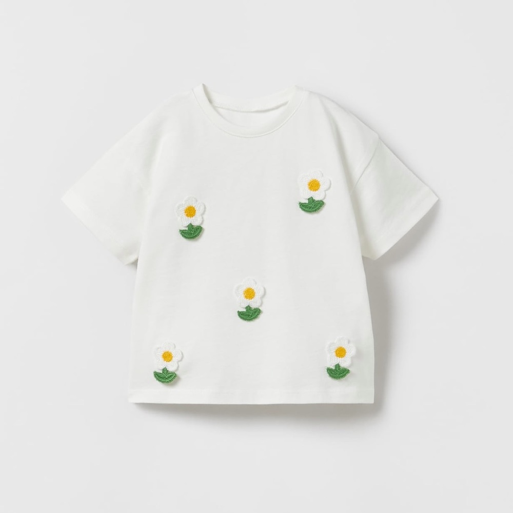 EMBROIDERED TOP